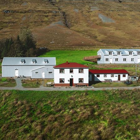 Wilderness Center / Obyggthasetur Islands Hotel Buitenkant foto