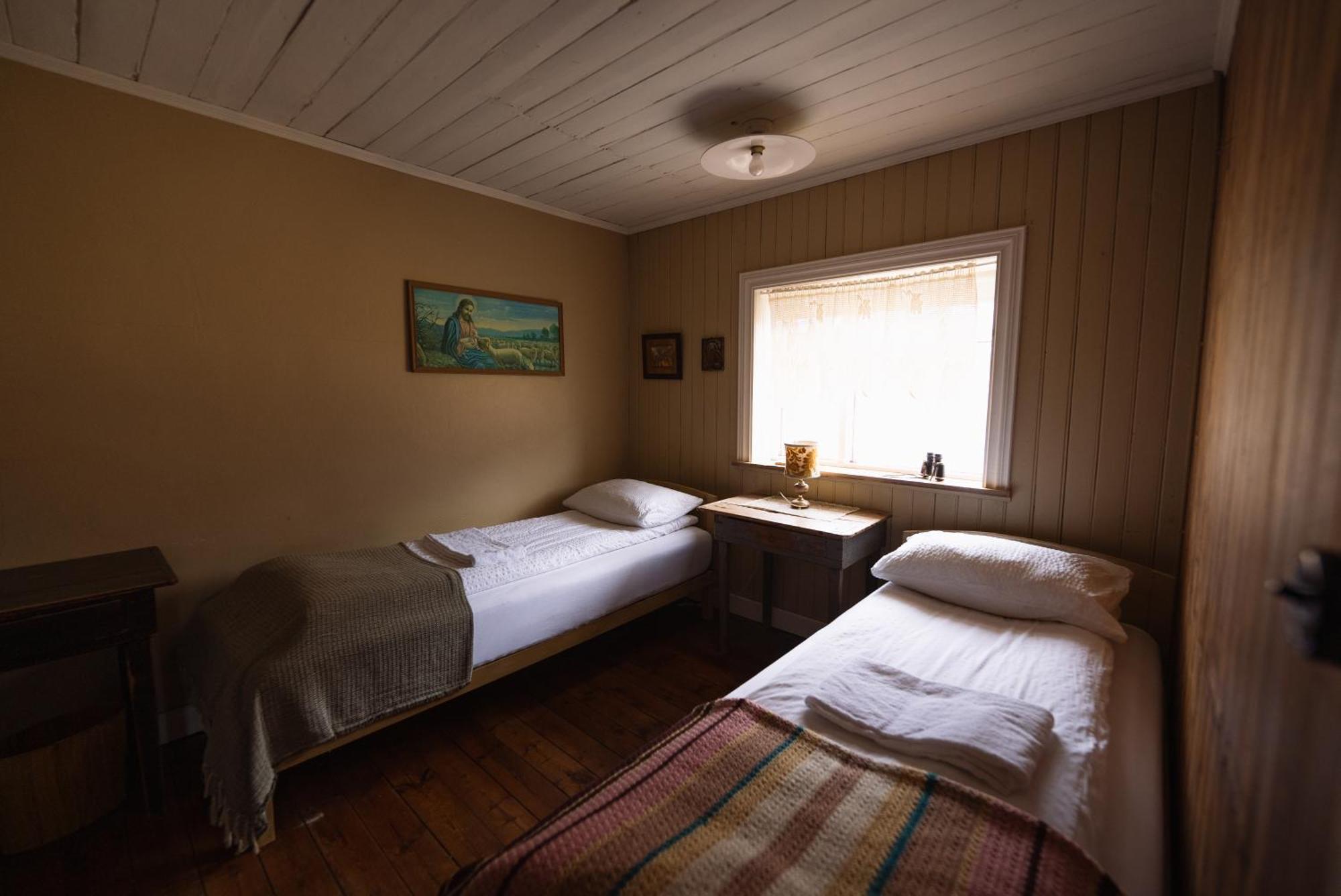 Wilderness Center / Obyggthasetur Islands Hotel Buitenkant foto