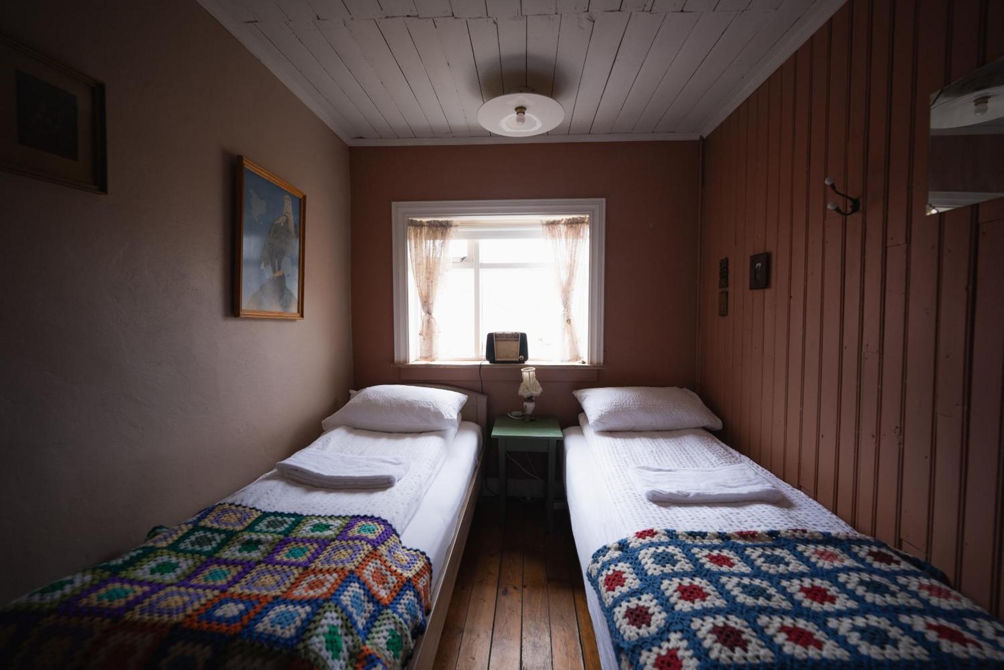 Wilderness Center / Obyggthasetur Islands Hotel Buitenkant foto