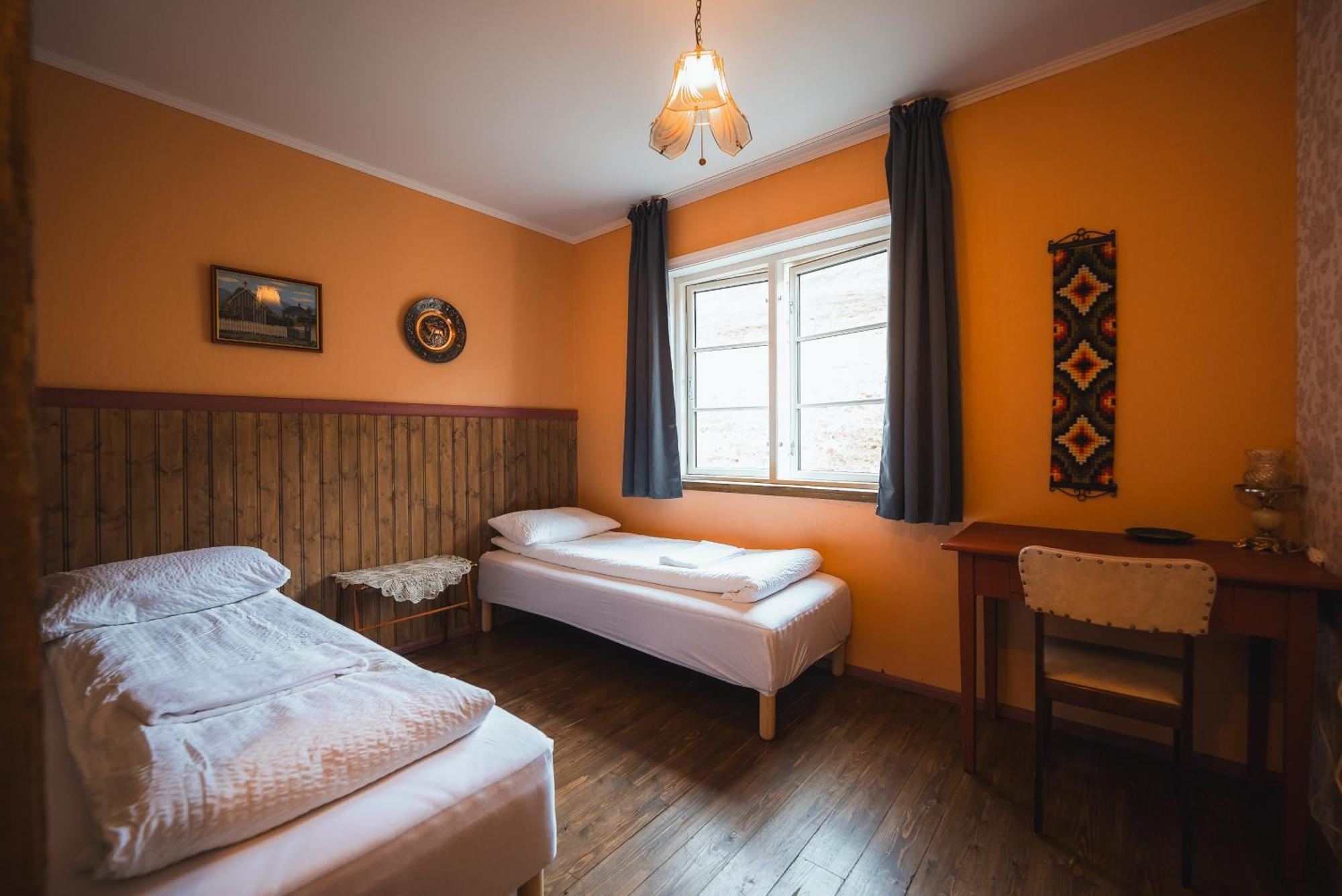 Wilderness Center / Obyggthasetur Islands Hotel Buitenkant foto