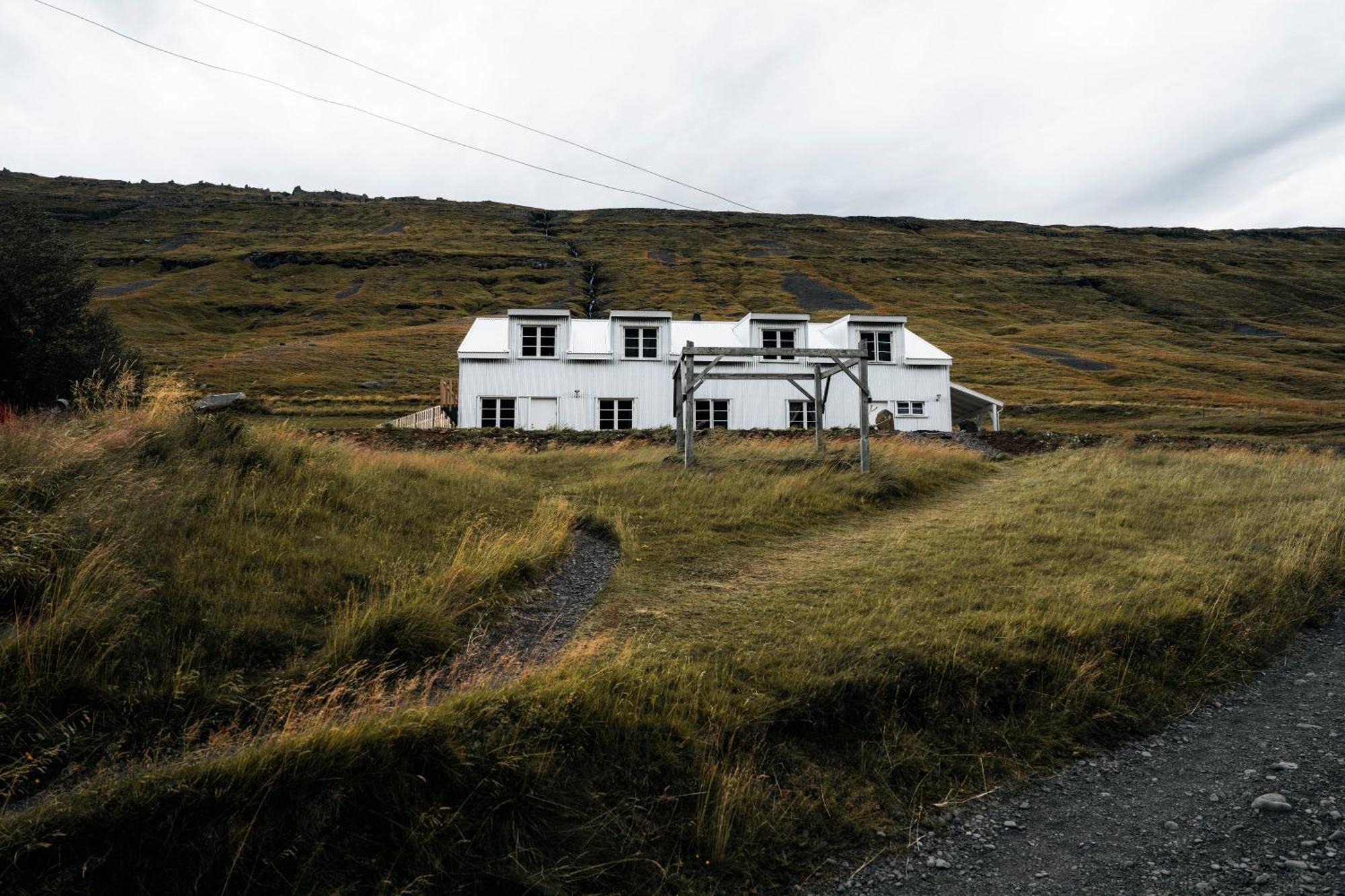 Wilderness Center / Obyggthasetur Islands Hotel Buitenkant foto
