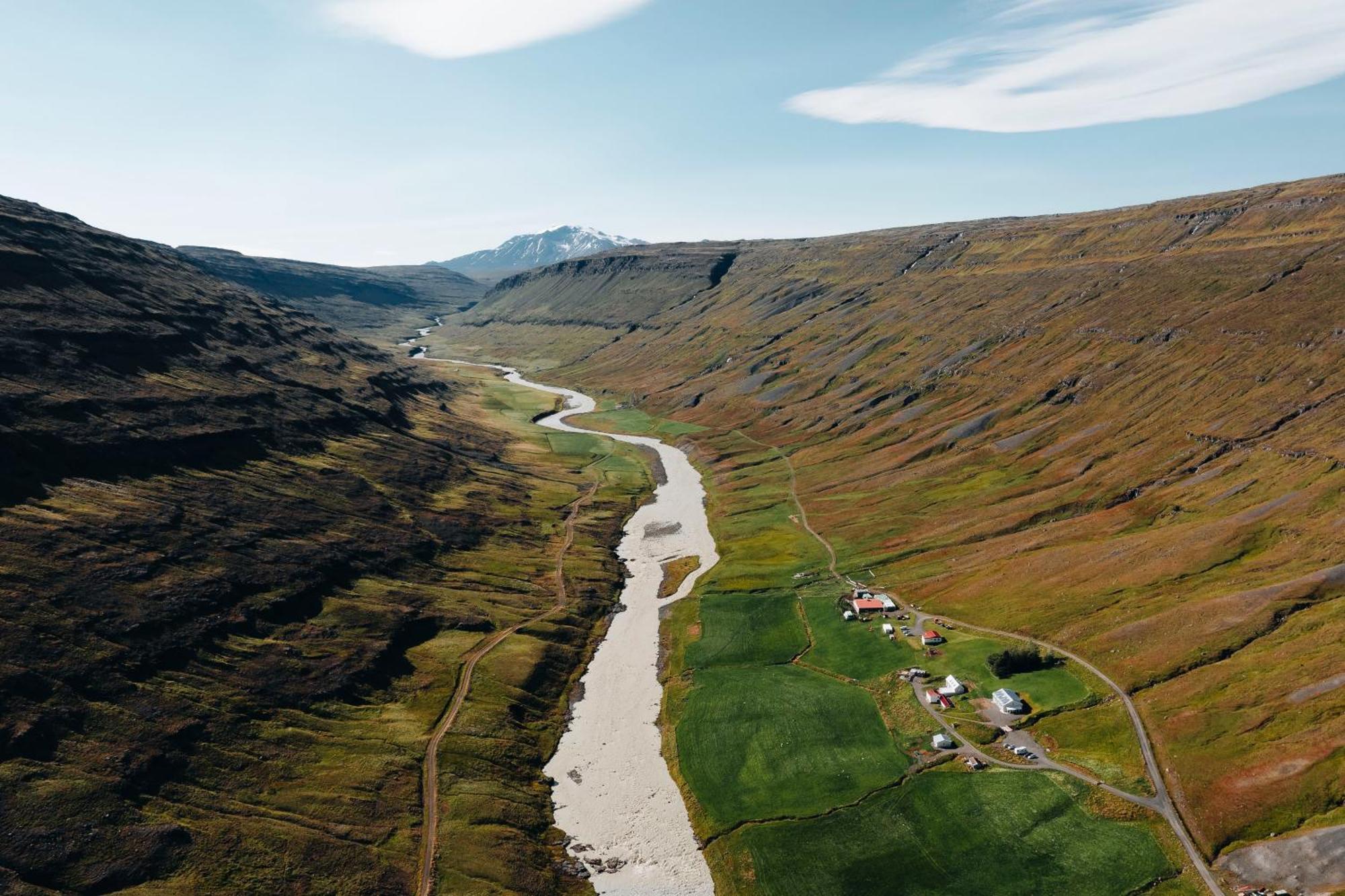 Wilderness Center / Obyggthasetur Islands Hotel Buitenkant foto